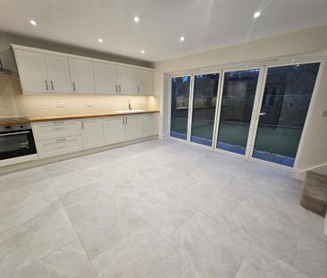 3 bedroom detached house to rent - Photo 6