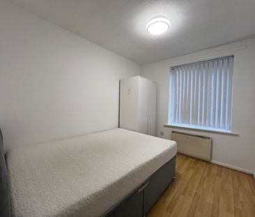 Room in a Shared Flat, Lockett Gardens, M3 - Photo 2