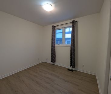 For Lease - 435 Colborne Street, Bradford West Gwillimbury, Ontario - Photo 2