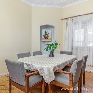 Original two bedroom home - Photo 2