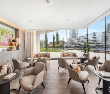 1 Park Drive E14 - Photo 2