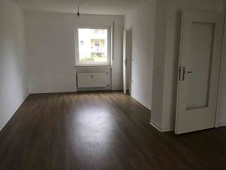 Familienwohnung im Erdgeschoss mit schönem Balkon! - Foto 5