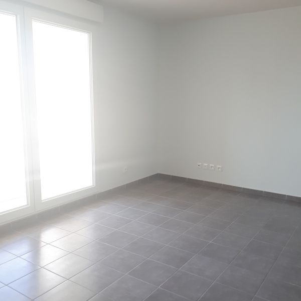 Location Appartement 2 pièces 40m² VENISSIEUX 69200 - Photo 1