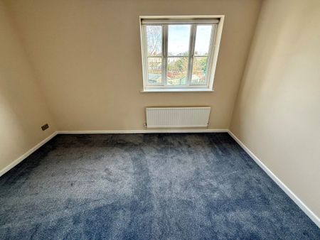 2 Bedroom House - Chase Farm Close, Waltham Chase - Photo 3