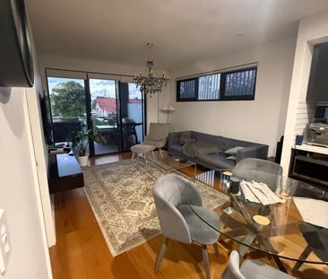 Mount Hawthorn - Photo 1