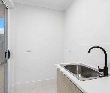 New Home in Peaceful Mandogalup - Photo 4