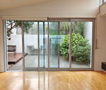 Modern Living, Coastal Charm - Photo 3