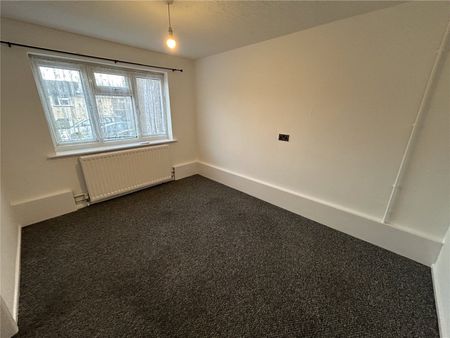 4 Bedroom House To Rent - Photo 3