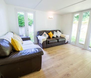 6 bedroom house to rent - Photo 1