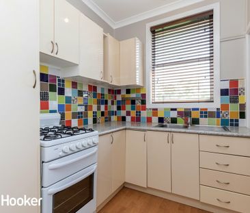 Charming & Comfortable 2-Bedroom Home! - Photo 1