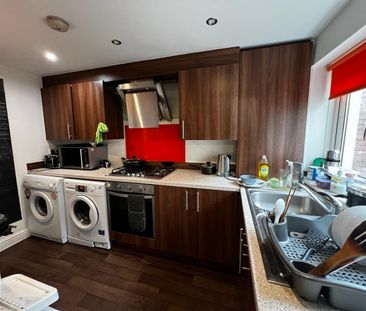 Room in a Shared House, New Barton St, M6 - Photo 2