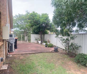 Three Bedroom Residence - Photo 5