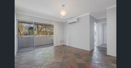 Tidy Two Bedroom Unit - Photo 2