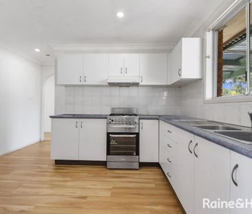 Charming Family Home - Photo 6