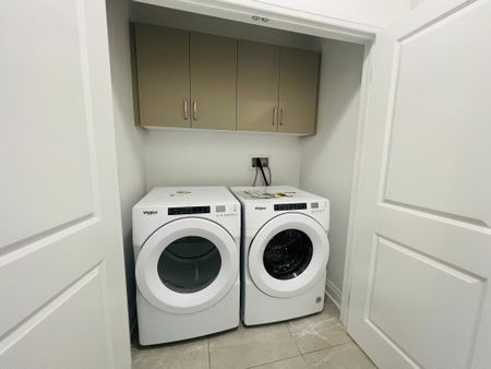 For Lease - 50 Carole Bell Way, Markham, Ontario - Photo 2