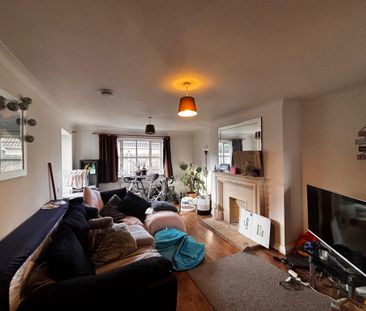 4 bedroom semi-detached house to rent - Photo 1