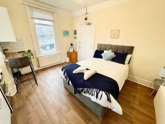 Studio to rent - Photo 1