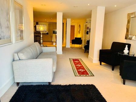 2 Bedroom Flat / Apartment - Ocean Way, Southampton - Photo 5