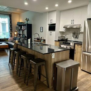 4 et demi avec terasse dans une cours intérieur - Photo 2