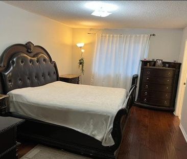 For Lease - 31 Farthingale Crescent, Brampton, Ontario - Photo 6