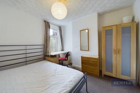 4 bedroom terraced house to rent - Photo 3