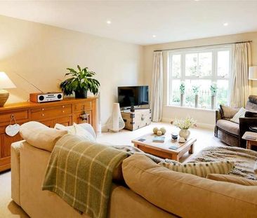 St Agnes Place, Chichester, PO19 - Photo 2