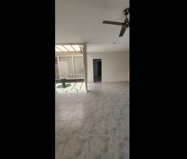 2 Binda Place, Bundall, QLD - Photo 4