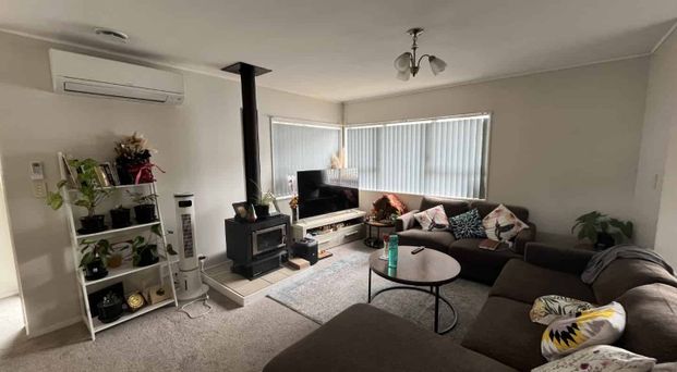 Charming 3-Bedroom Home - Photo 1