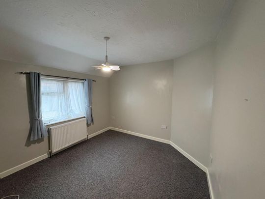 Gorse Hill, Fishponds - Photo 1