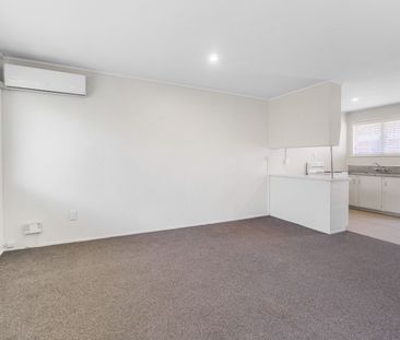 Tidy 2 bedroom unit - Photo 6