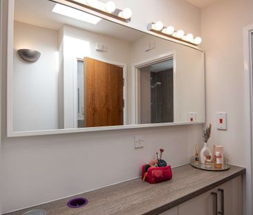 Completely remodelled to spectacular standard! - Photo 4