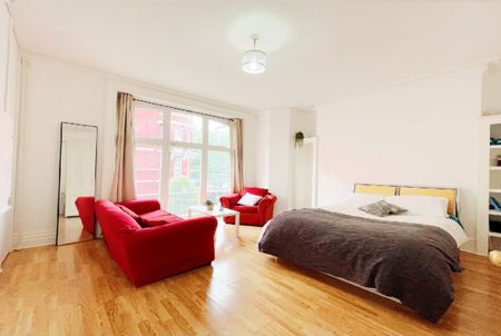 Extraordinary opportunity in Hyde Park! - Photo 4