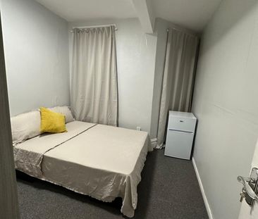 Room in a Shared House, High Road, N15 - Photo 3