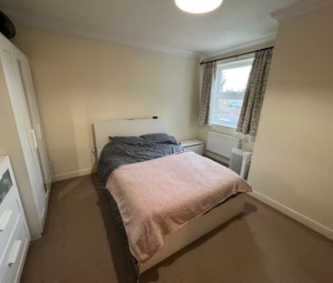 2 Bedroom Flat / Apartment - Water Lane, Totton - Photo 6