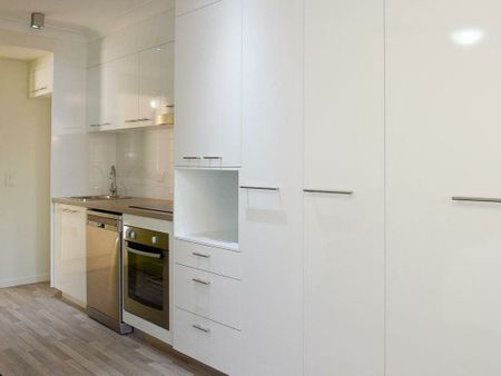 MODERN STUDIO APARTMENT - Photo 3