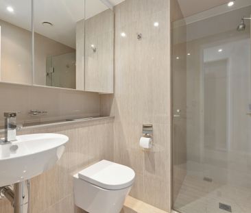 Lifestyle Ground Floor Apartment with Sunlit North-Facing Courtyard... - Photo 1