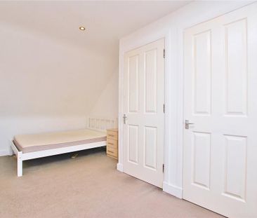 4 bedroom semi-detached house to rent - Photo 5