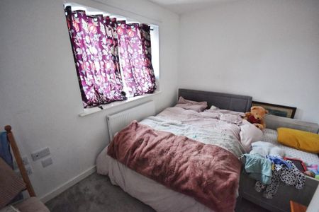 2 bedroom semi-detached house to rent - Photo 4