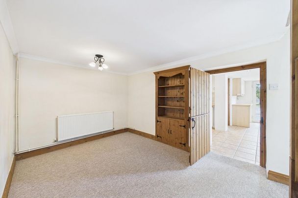 3 bedroom semi-detached house to rent - Photo 1