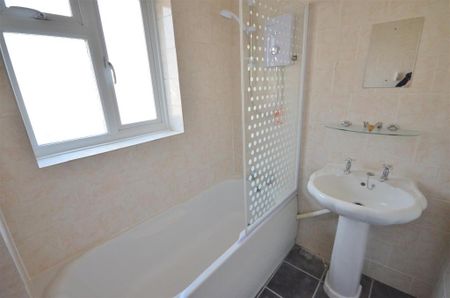 1 bedroom end of terrace house to rent - Photo 4