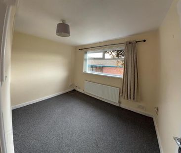 17 Hollygate Park, Carryduff, Belfast, BT8 8DZ - Photo 3