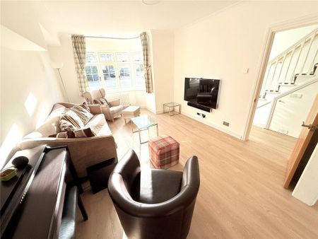 4 bedroom semi-detached house to rent - Photo 2