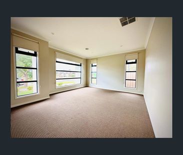 44 Coltan Avenue, Cobblebank, Vic 3338 - Photo 3