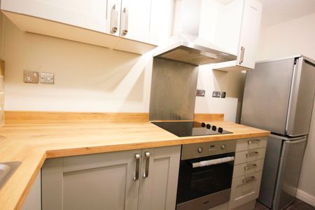 Dudbridge Meadow, Stroud, Gloucestershire, GL5 3NH - Photo 3