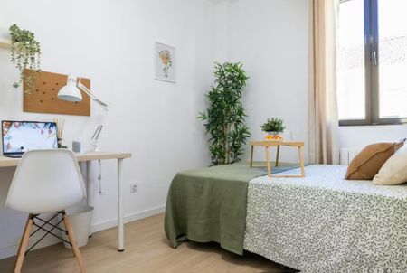 Calle Jacinto Benavente, Getafe, Community of Madrid 28902 - Photo 5