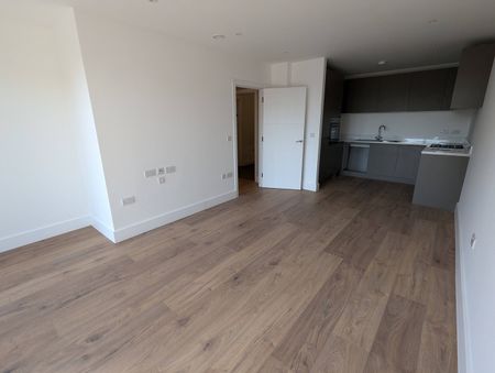 2 Bed Flat, Oto Tower, IG3 - Photo 5