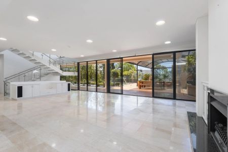 Contemporary Luxury Living in One of Perth's Most Exclusive Addresses - Photo 2