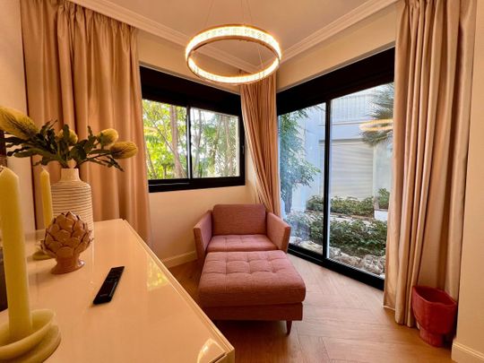 Middle Floor Apartment · The Golden Mile - Photo 1