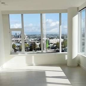 Richmond Brand New Sub-penthouse Picasso Three Bedrooms Condo for Rent - Photo 3