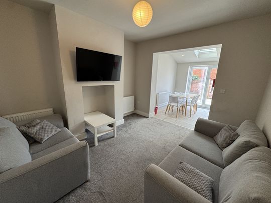 Kexby Avenue, Hull Road - P1820 - Photo 1